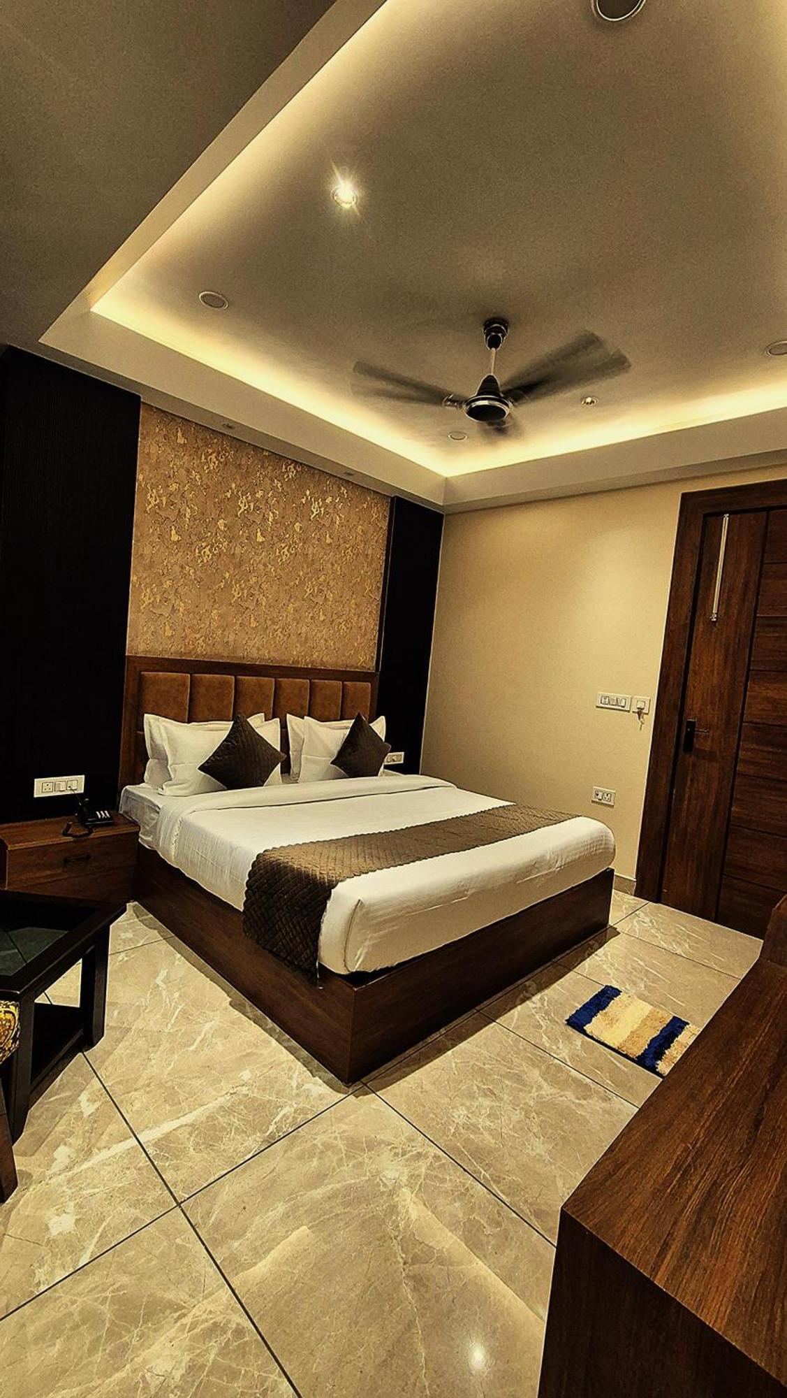 Hotel Hari Dhara, 100 Meters From Har-Ki-Pauri Haridwār Esterno foto