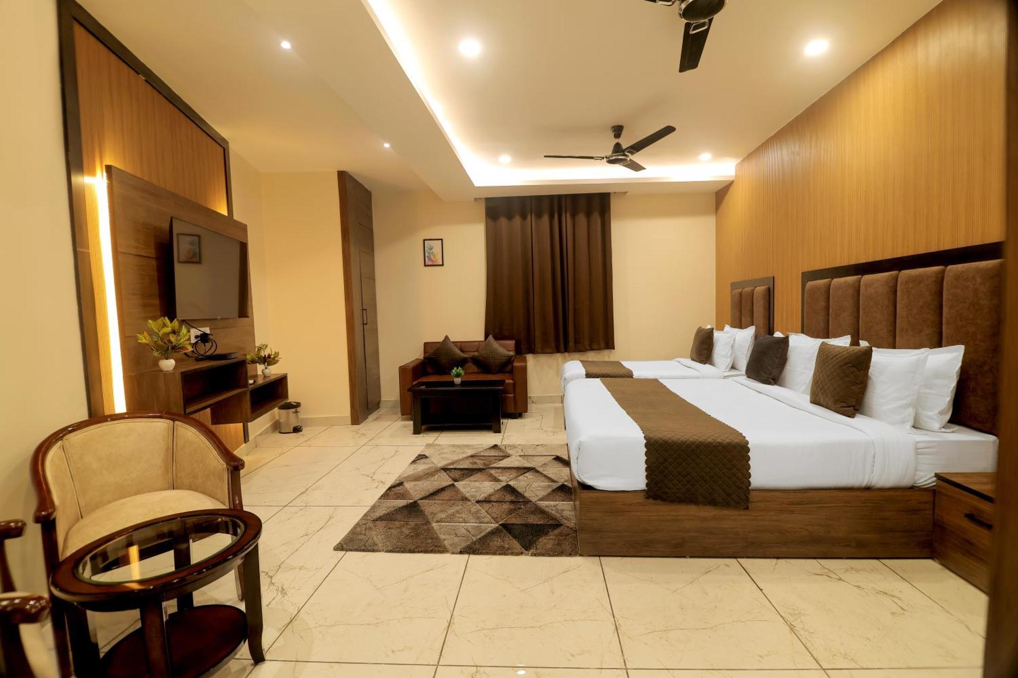 Hotel Hari Dhara, 100 Meters From Har-Ki-Pauri Haridwār Esterno foto